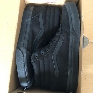 VANS WARD HI-TOP CANVAS SNEAKER